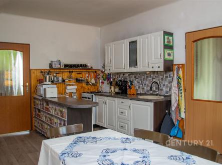 . | Prodej - dům/vila, 222 m²