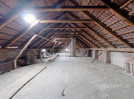 . | Prodej - dům/vila, 205 m²