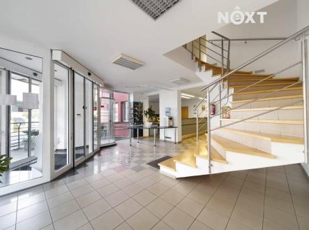 Pronájem - kanceláře, 94 m²