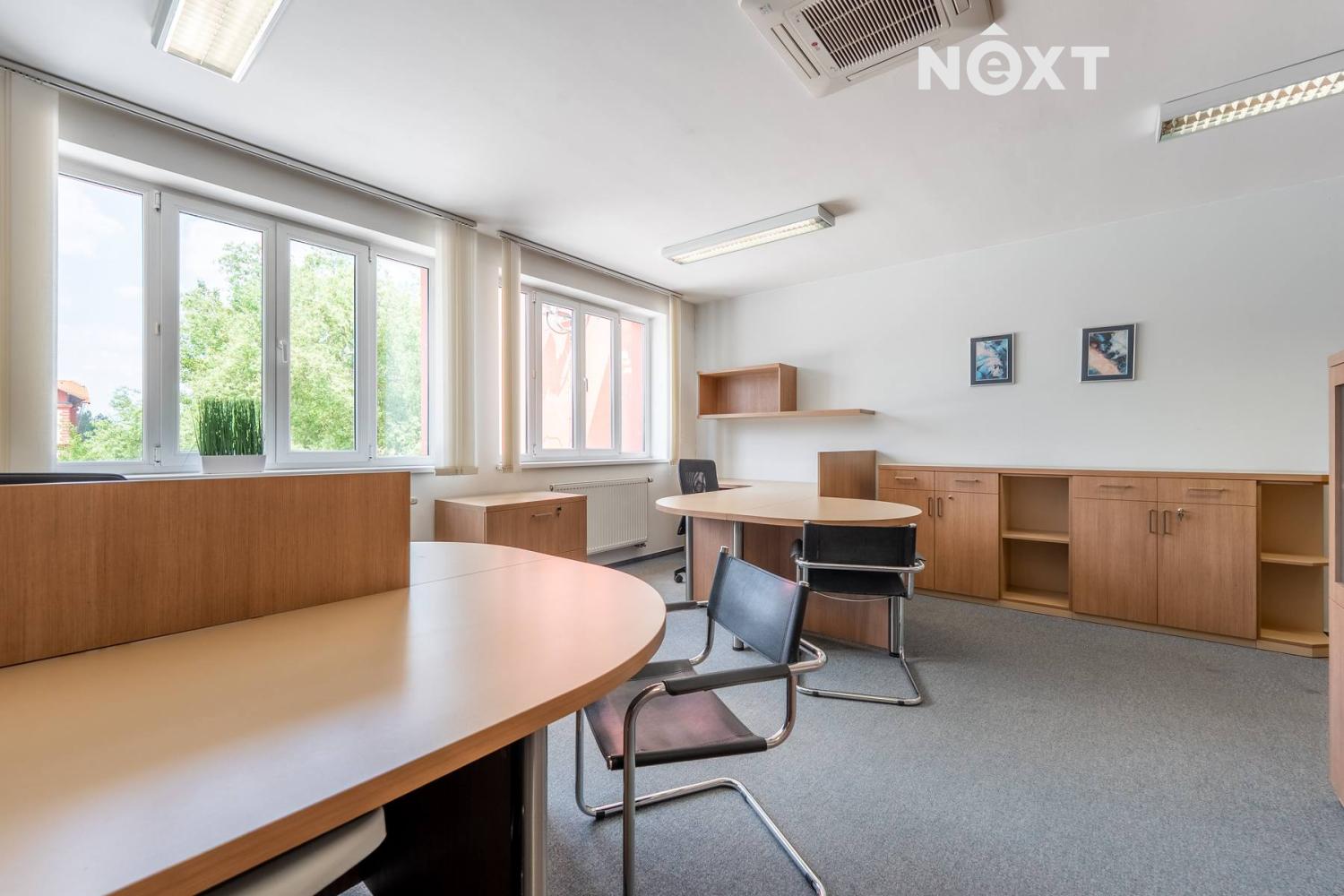 Pronájem komerční Kanceláře, 121㎡