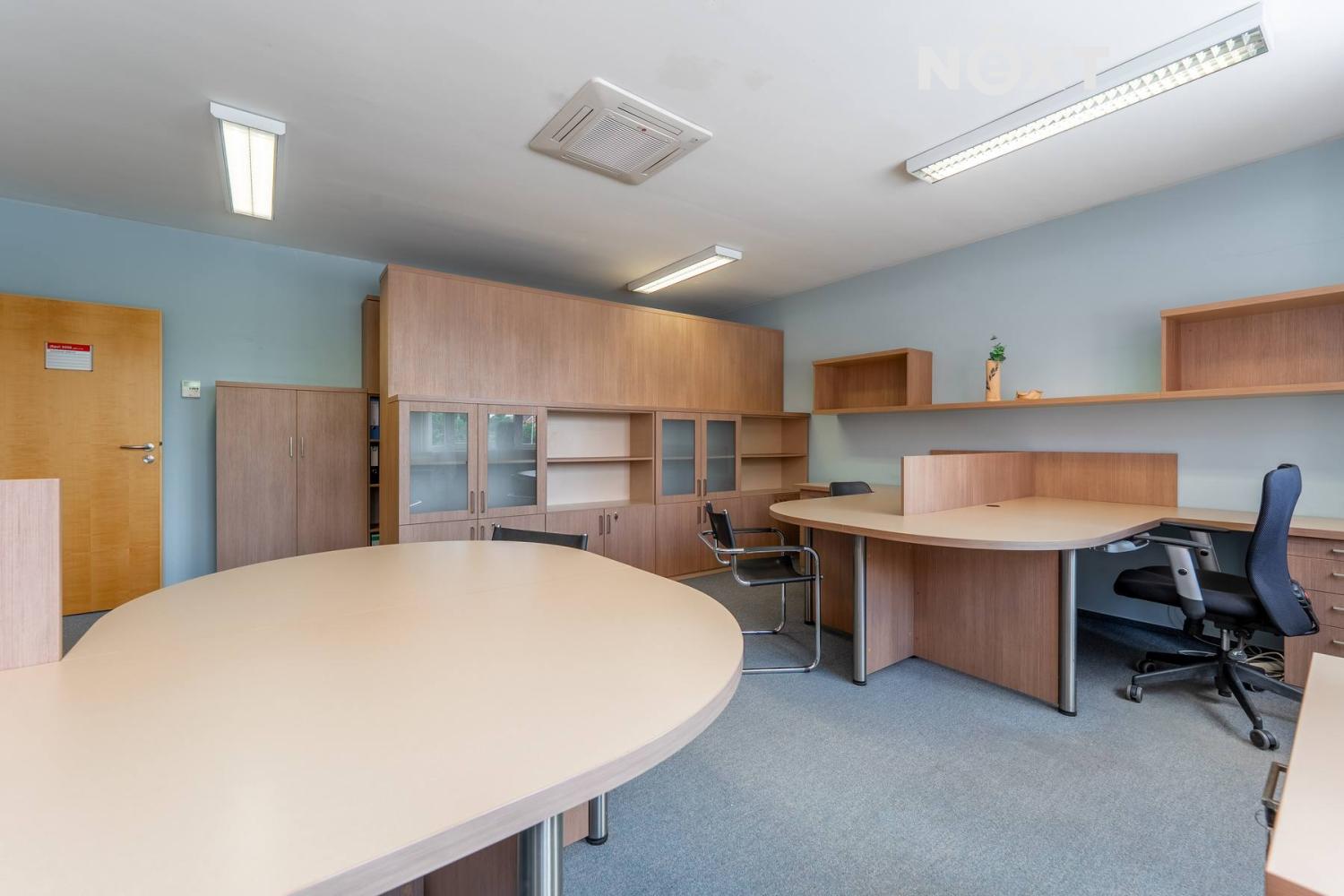 Pronájem komerční Kanceláře, 121㎡