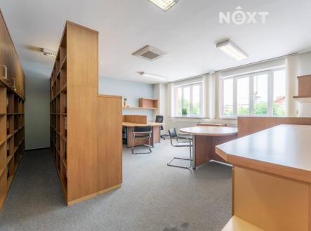 Pronájem - kanceláře, 94 m²