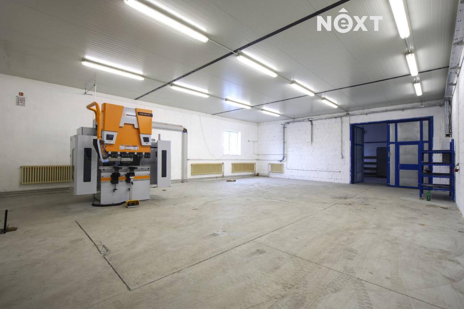 Pronájem komerční Sklady, 4 384㎡