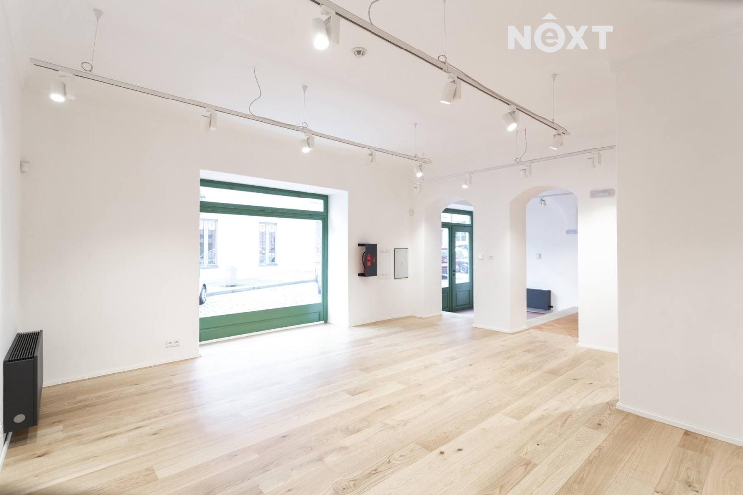 Pronájem komerční Obchodní prostory, 98㎡