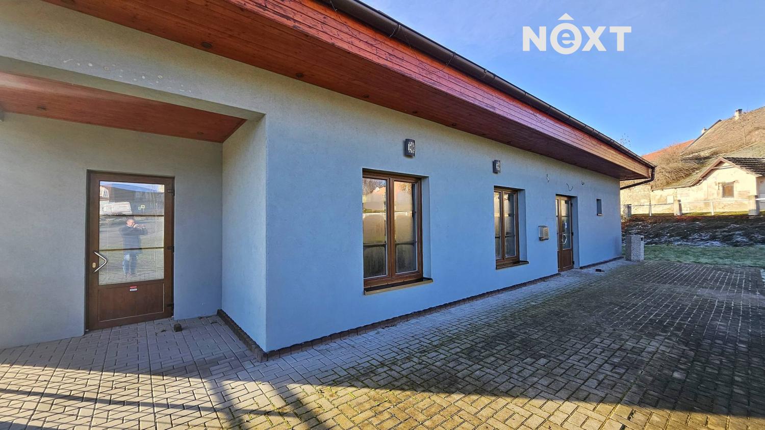 Pronájem komerční Obchodní prostory, 193㎡