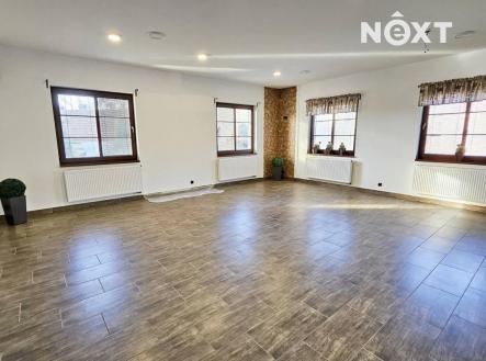 Pronájem - komerční objekt, obchodní centrum, 579 m²