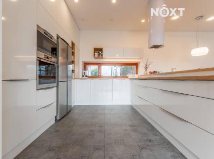 Prodej - dům/vila, 226 m²