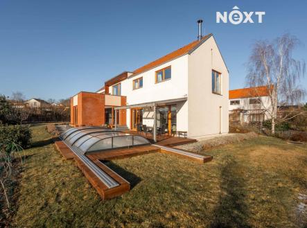 Prodej - dům/vila, 304 m²