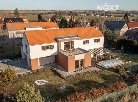 Prodej - dům/vila, 304 m²