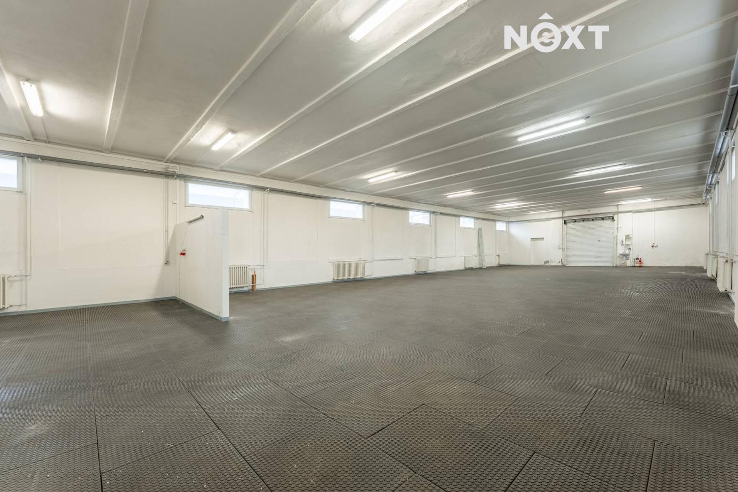 Pronájem komerční Sklady, 272㎡