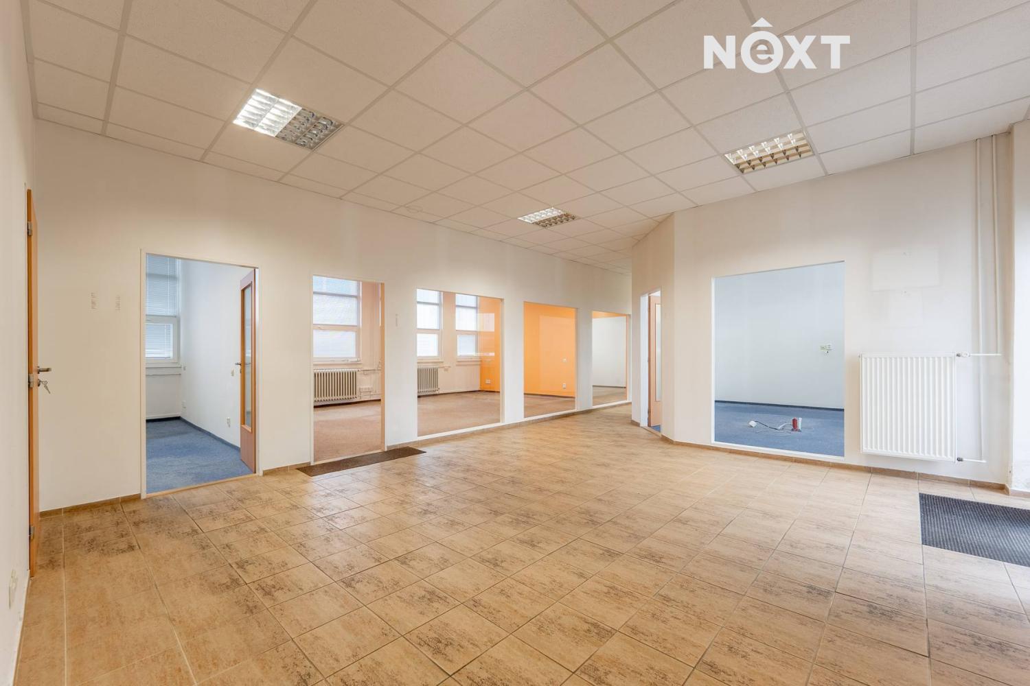 Pronájem komerční Kanceláře, 175㎡