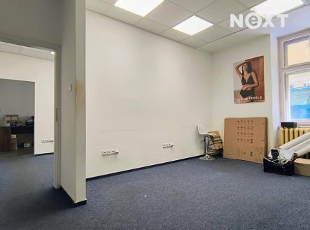 Pronájem - komerční objekt, obchodní centrum, 1 330 m²