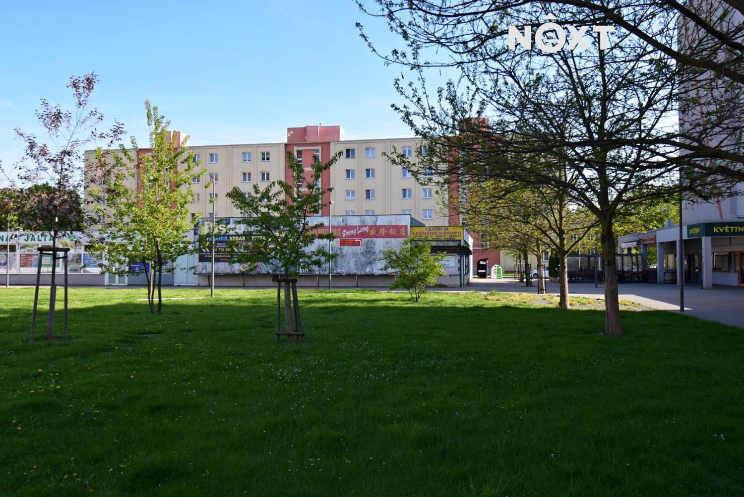 Pronájem komerční Obchodní prostory, 600㎡