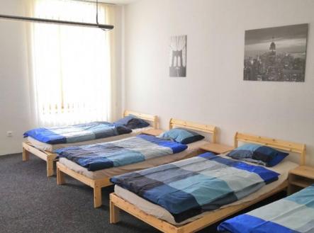 Pronájem - dům/vila, 300 m²