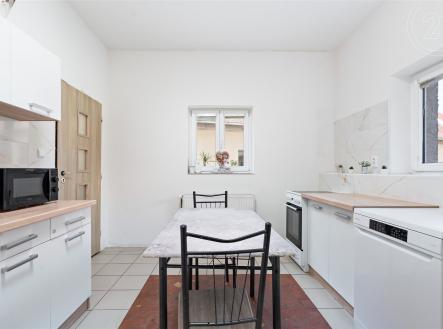 . | Prodej - nájemní dům, 398 m²