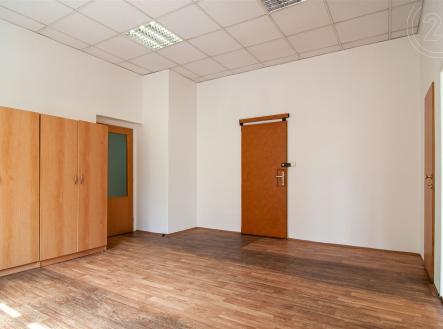 . | Pronájem - kanceláře, 74 m²