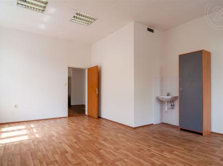 . | Pronájem - kanceláře, 74 m²