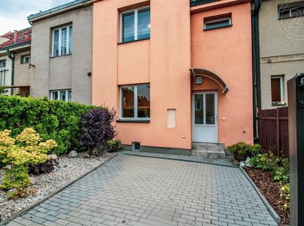 . | Prodej - dům/vila, 104 m²