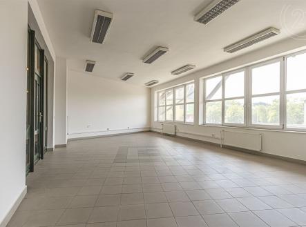 . | Pronájem - obchodní prostor, 51 m²