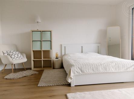 . | Pronájem bytu, 1+kk, 38 m²