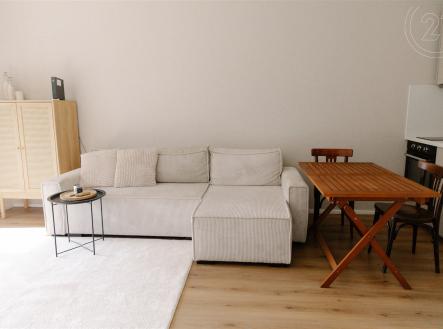 . | Pronájem bytu, 1+kk, 38 m²