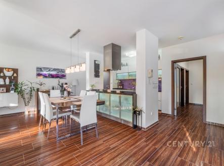 . | Prodej - dům/vila, 175 m²