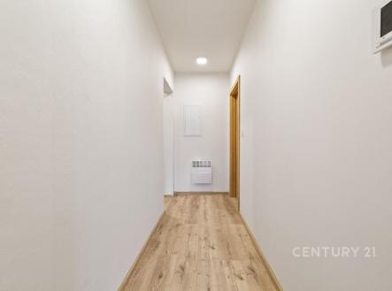 . | Pronájem bytu, 2+kk, 40 m²