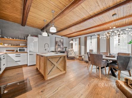 . | Prodej - dům/vila, 352 m²