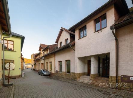 . | Pronájem - kanceláře, 66 m²