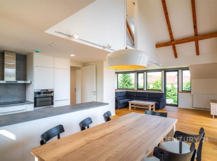 . | Pronájem bytu, 6+1, 140 m²