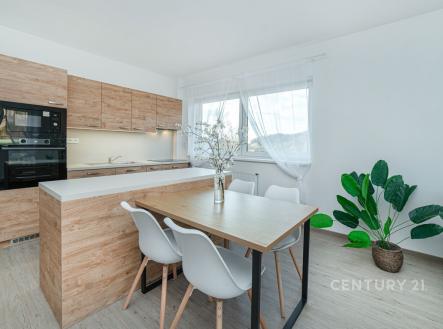 . | Pronájem bytu, 4+kk, 111 m²