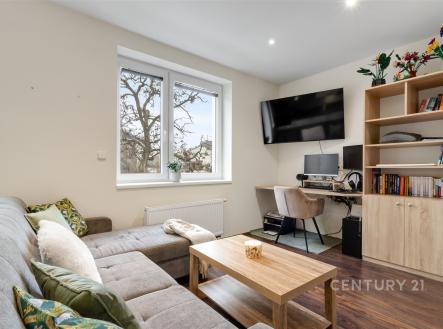 . | Pronájem bytu, 2+kk, 42 m²