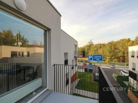 . | Pronájem bytu, 1+kk, 30 m²