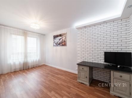 . | Pronájem bytu, 2+kk, 68 m²
