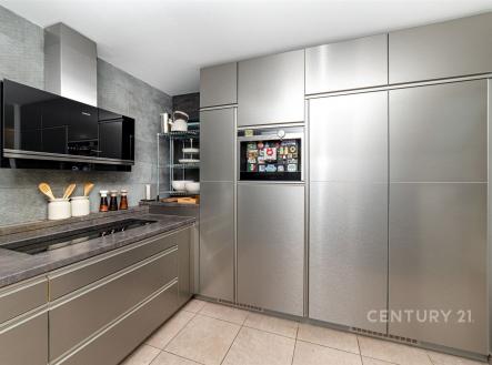 . | Prodej - dům/vila, 218 m²