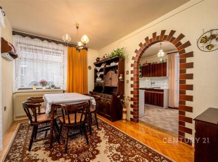 . | Prodej - dům/vila, 323 m²