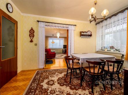 . | Prodej - dům/vila, 323 m²