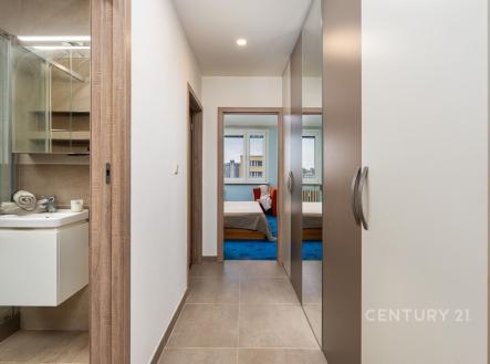 . | Prodej bytu, 2+kk, 43 m²