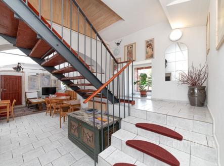 . | Prodej - dům/vila, 293 m²