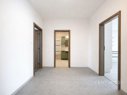 . | Pronájem bytu, 2+kk, 61 m²