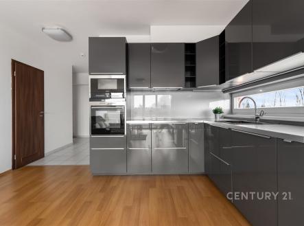 . | Pronájem bytu, 2+kk, 75 m²