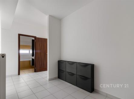 . | Pronájem bytu, 2+kk, 75 m²