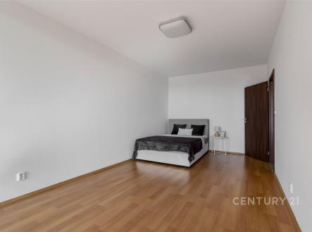 . | Pronájem bytu, 2+kk, 75 m²