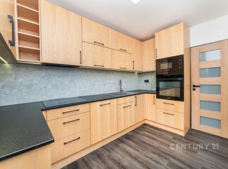 . | Pronájem bytu, 3+1, 80 m²