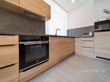 . | Pronájem bytu, 2+1, 53 m²