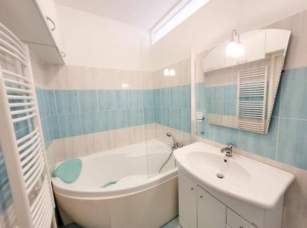 Pronájem bytu, 3+kk, 80 m²