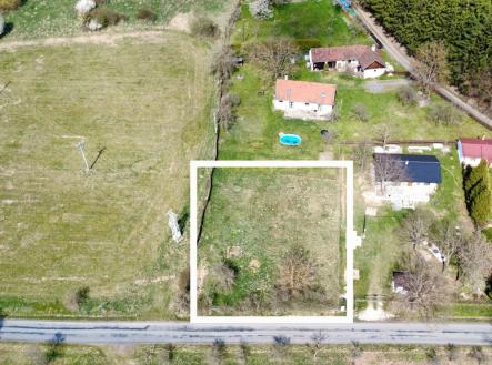 dji-fly-20260416-140552-474-1776341245595-photo-optimized-1.jpg | Prodej - pozemek pro bydlení, 1 100 m²