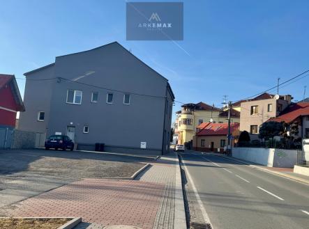 Prodej - nájemní dům, 310 m² obrázek