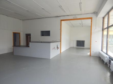 dscn7890.jpg | Prodej - obchodní prostor, 584 m²