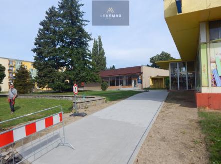 dscn7908.jpg | Prodej - obchodní prostor, 584 m²